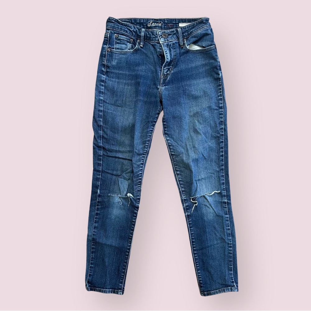 Levi’s High Rise Skinny Ankle Jeans with Ripped Knees (Size 26)